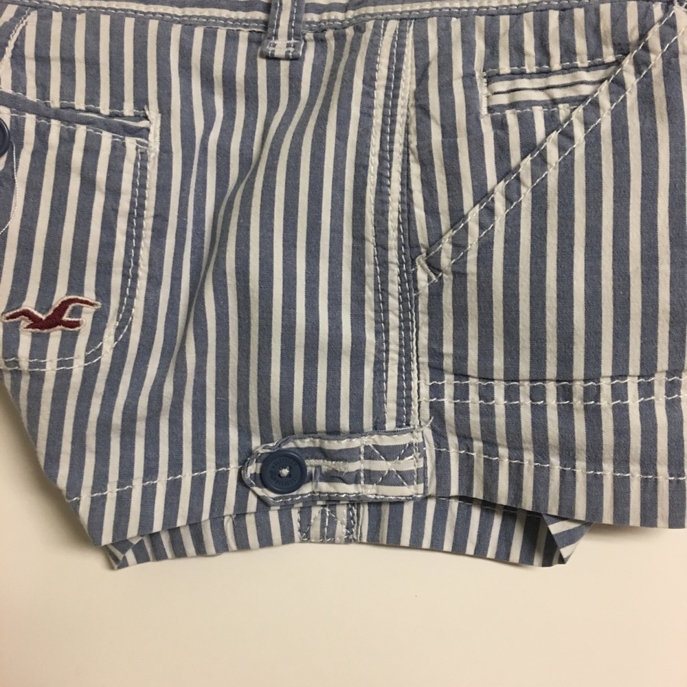 Hollister - Picture 5 of 5